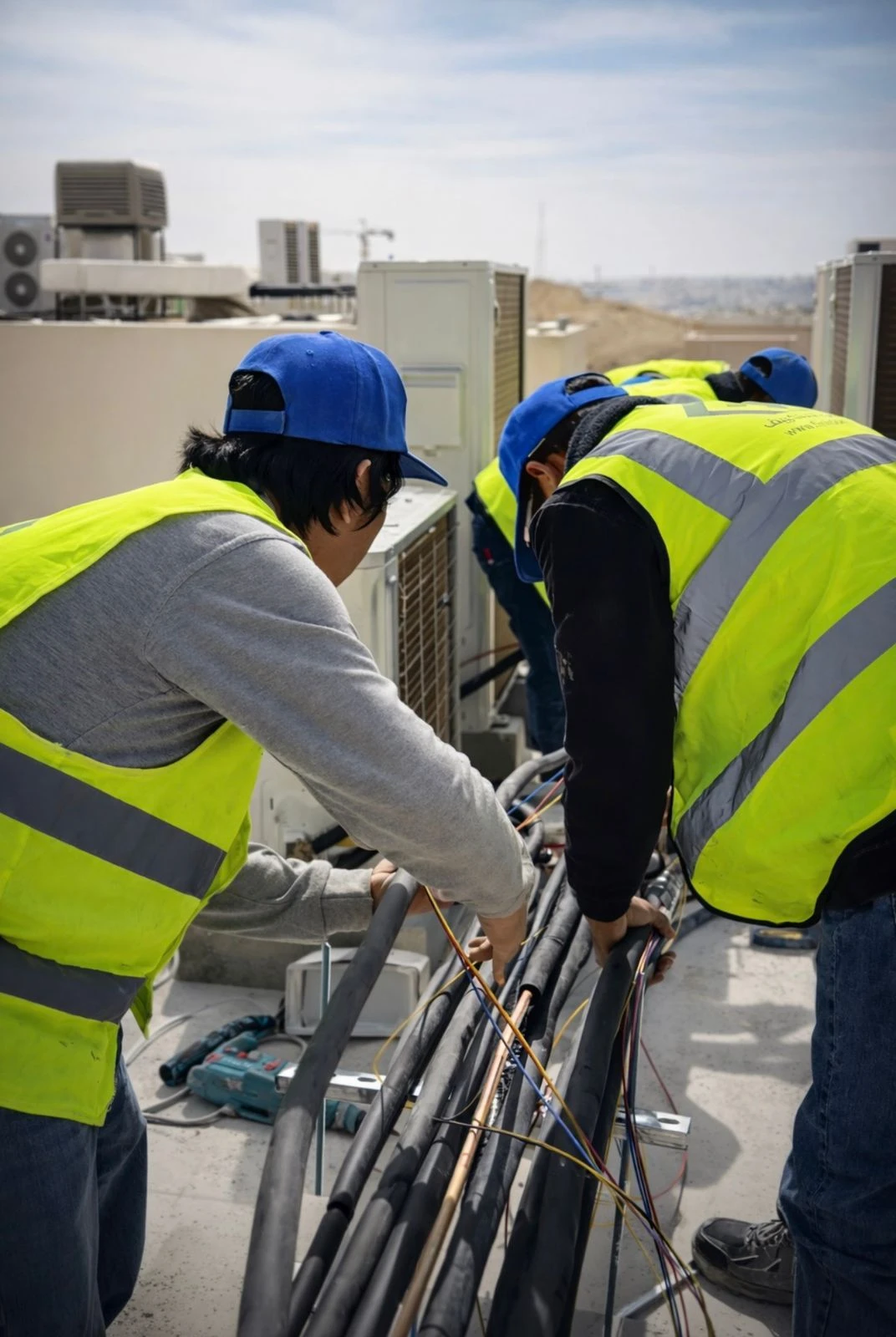 خدمات ما قبل وبعد البيع والصيانة